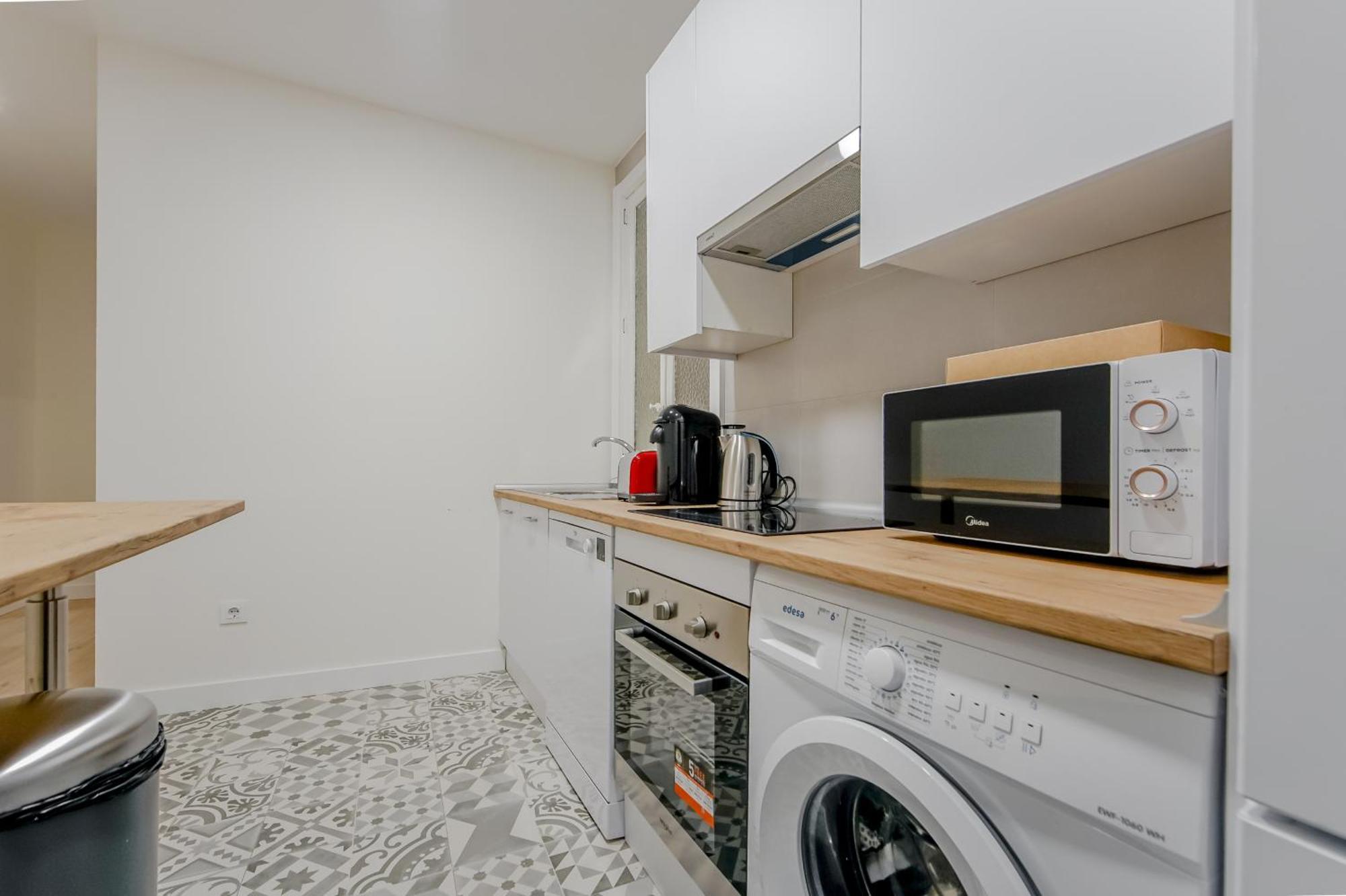 Modern Apt Para 6Pax En La Plaza De Tirso-Centro E1 Madrid Bagian luar foto